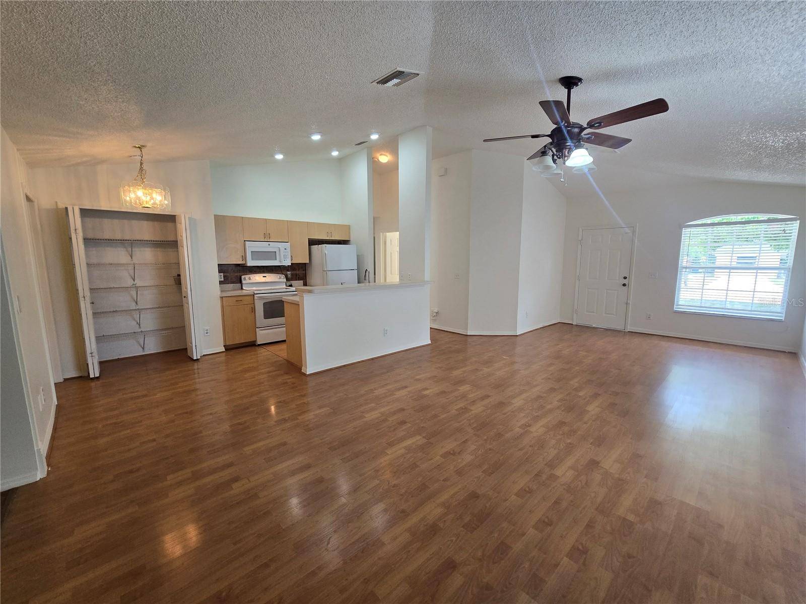 1926 29TH AVE N, St Petersburg, FL 33713