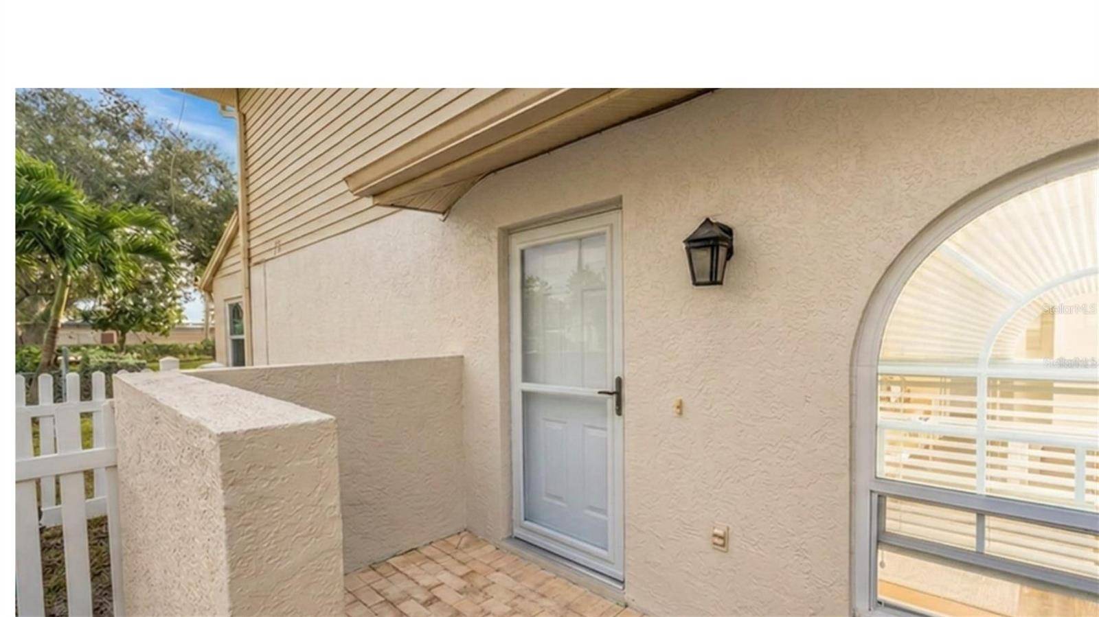 9049 ANTIGUA DR, Seminole, FL 33777