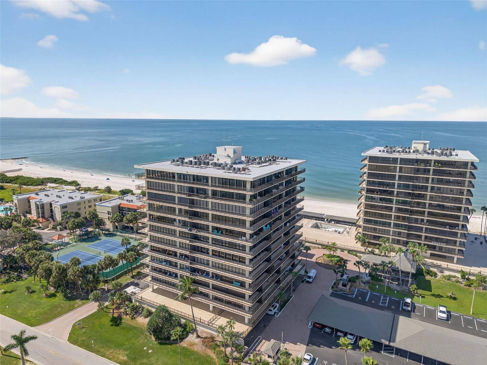7600 BAYSHORE DR #902, Treasure Island, FL 33706