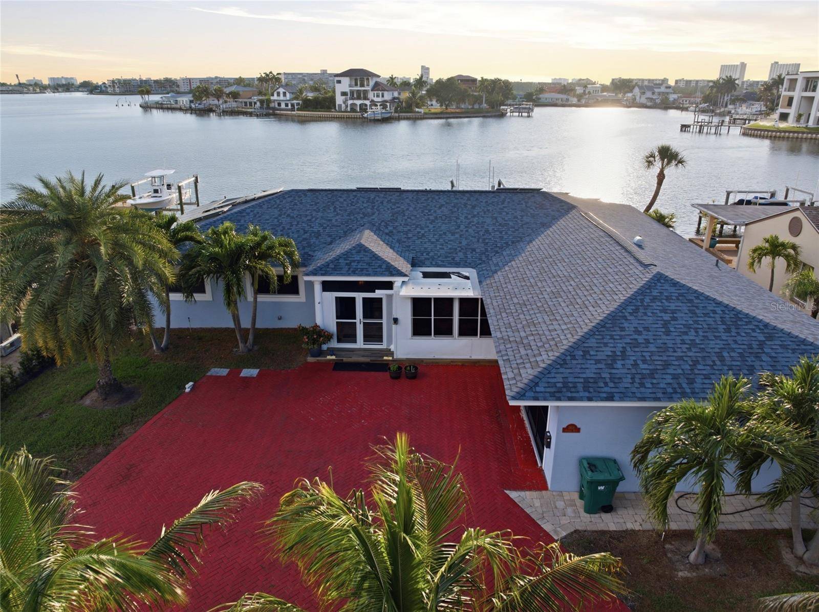1818 DOLPHIN BLVD S, St Petersburg, FL 33707