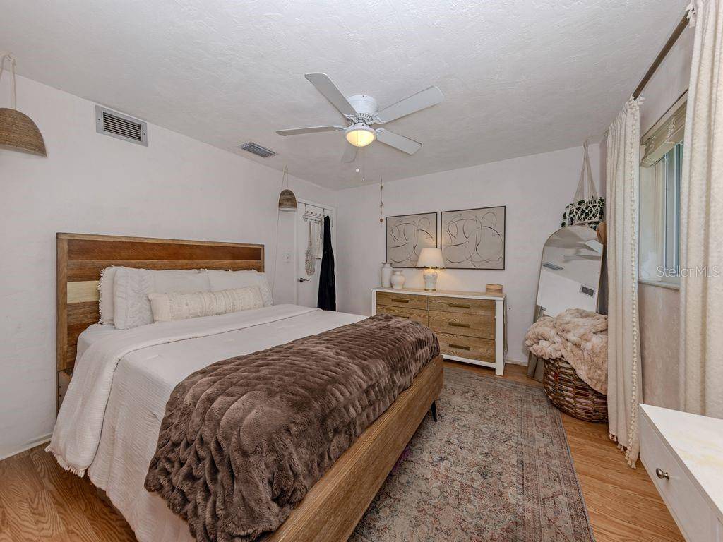 2161 INNER CASS CIR, Sarasota, FL 34231