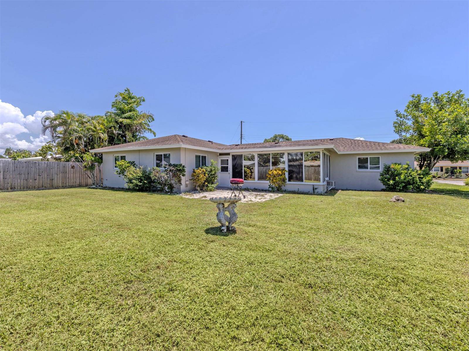 2161 INNER CASS CIR, Sarasota, FL 34231
