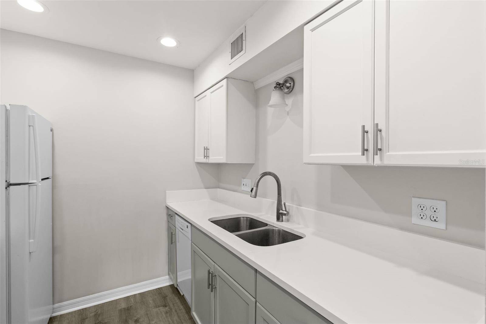 350 79TH AVE N #134, St Petersburg, FL 33702