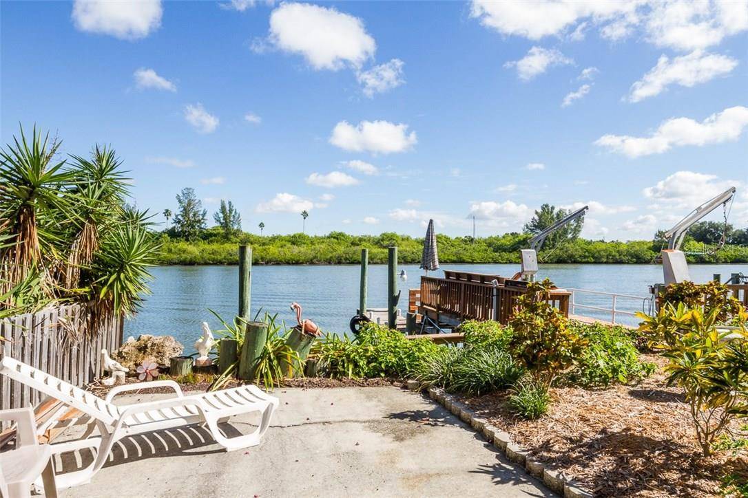 18521 GULF BLVD, Indian Shores, FL 33785