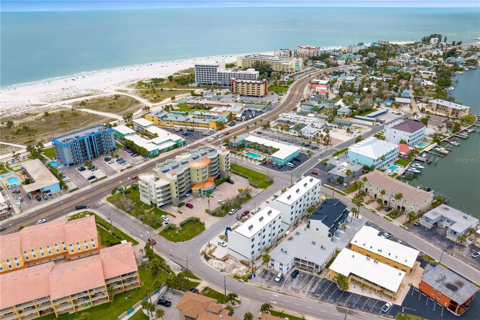 11605 1ST ST E #B3, Treasure Island, FL 33706