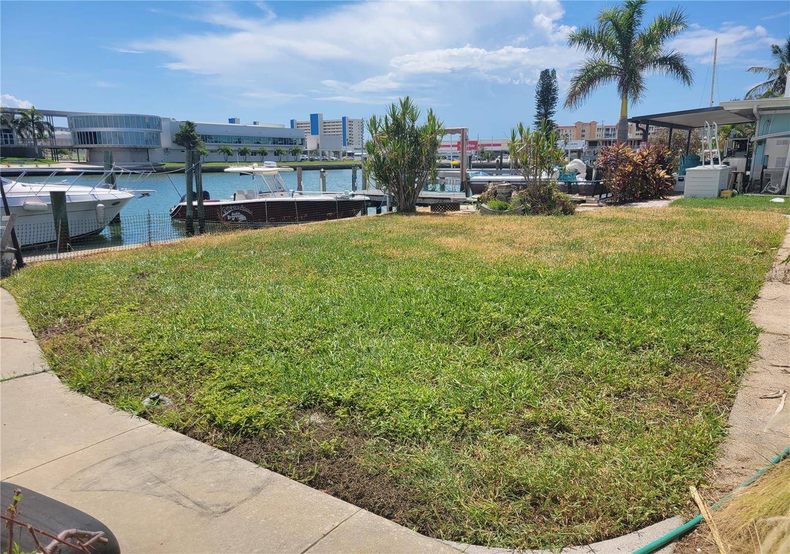 15318 HARBOR DR, Madeira Beach, FL 33708