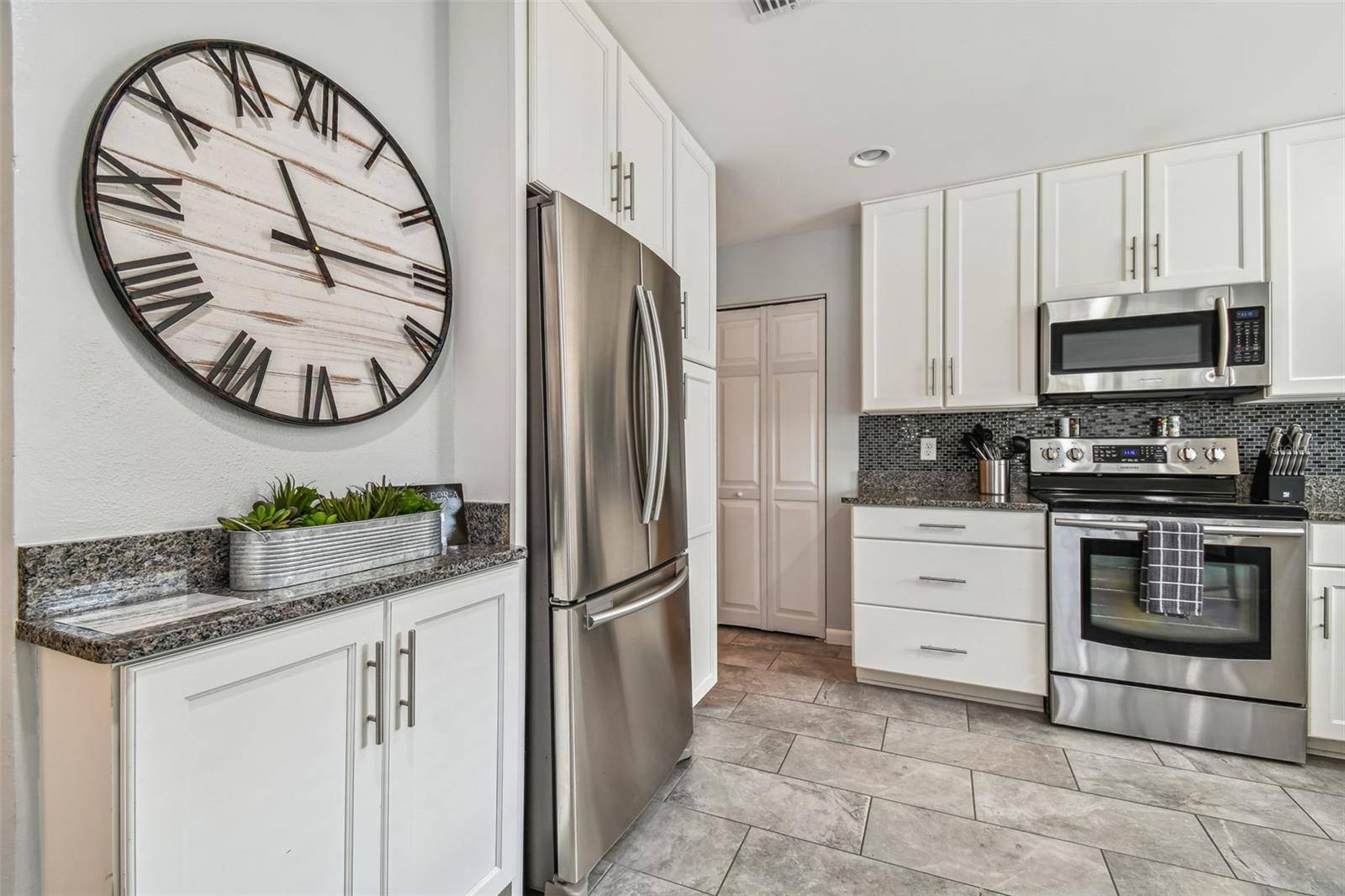 1523 BAYSHORE BLVD #6, Dunedin, FL 34698