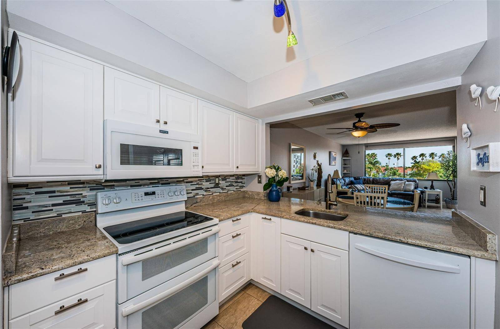 6295 BAHIA DEL MAR CIR #405, St Petersburg, FL 33715