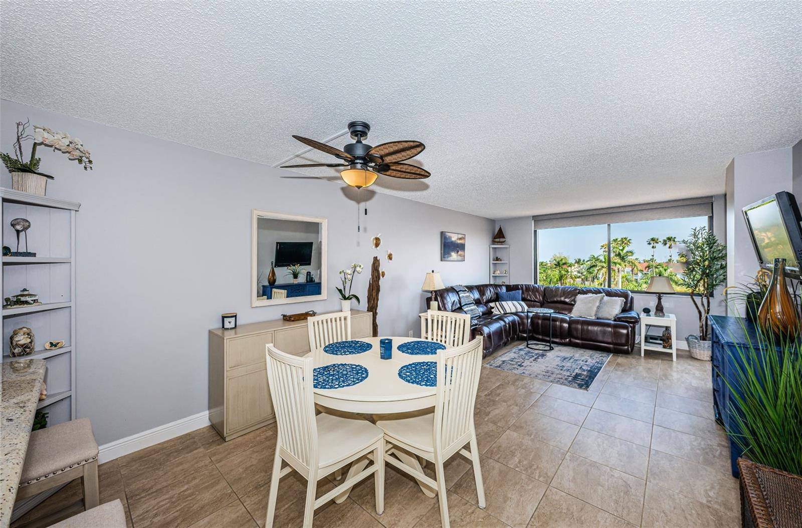 6295 BAHIA DEL MAR CIR #405, St Petersburg, FL 33715