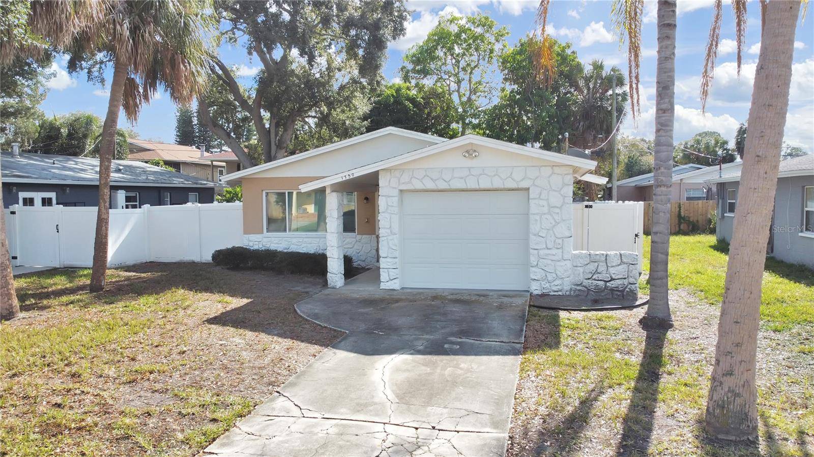 1750 MONTANA AVE NE, St Petersburg, FL 33703