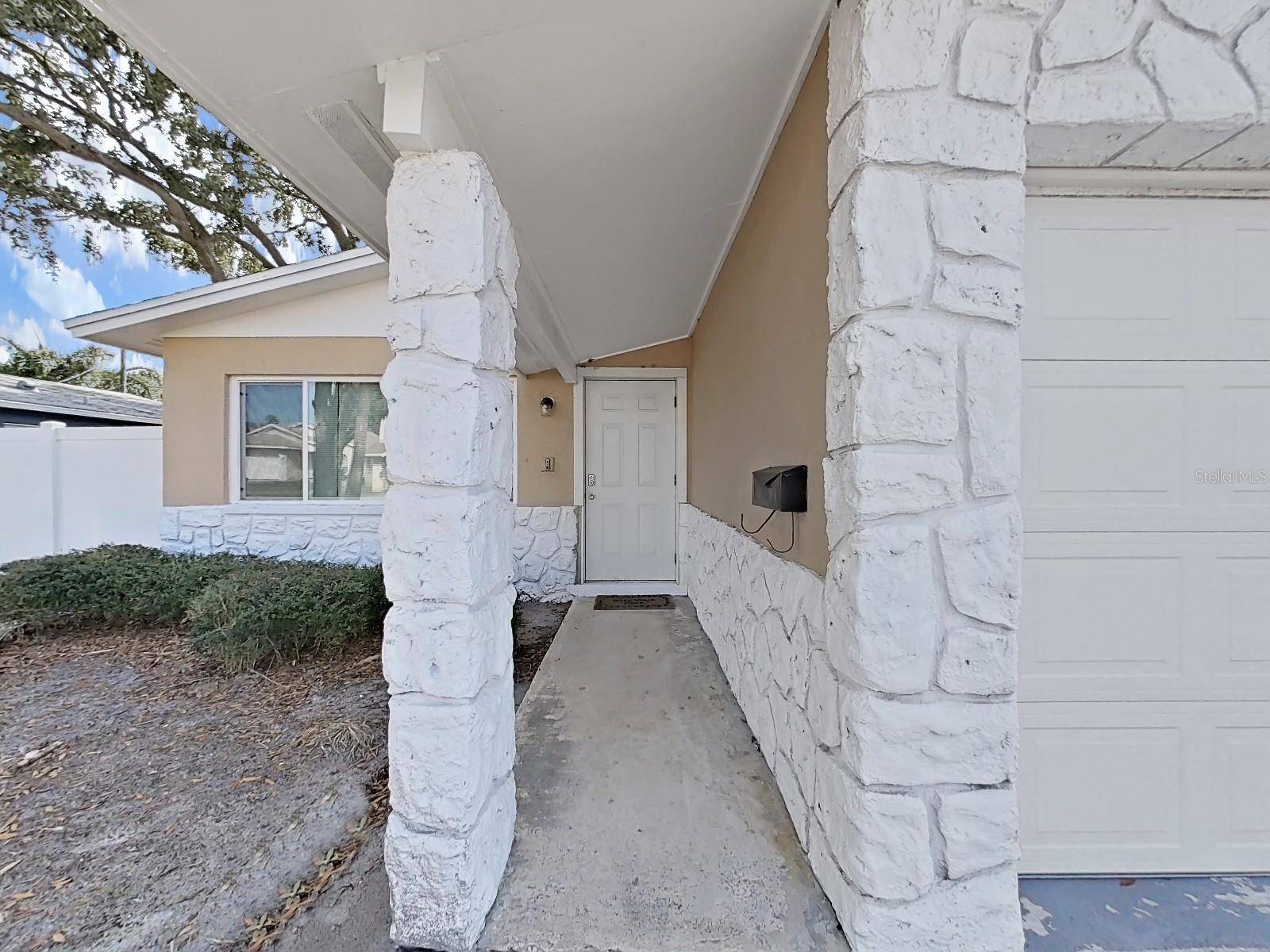 1750 MONTANA AVE NE, St Petersburg, FL 33703