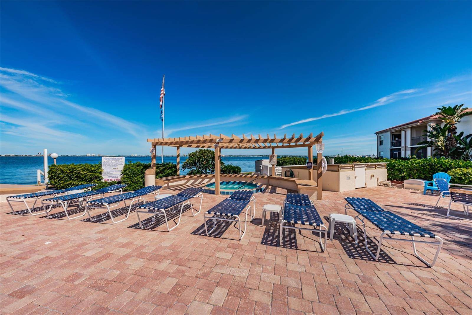 6145 SUN BLVD #607, St Petersburg, FL 33715
