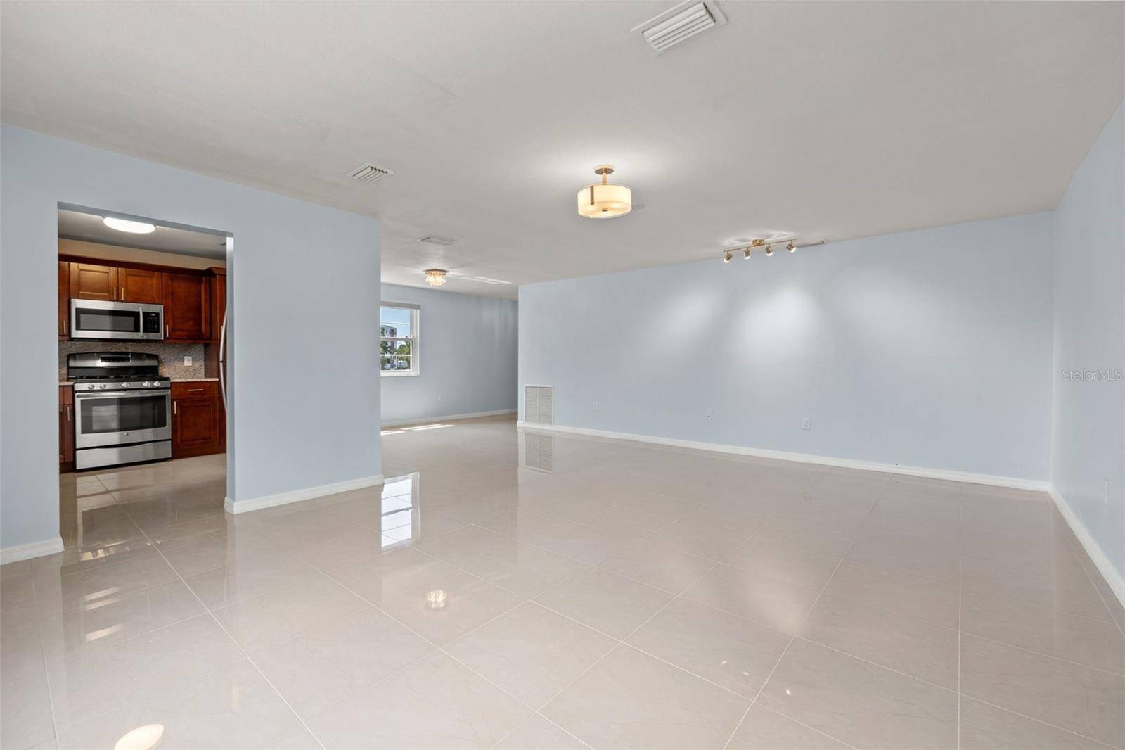 5660 80TH ST N #A208, St Petersburg, FL 33709
