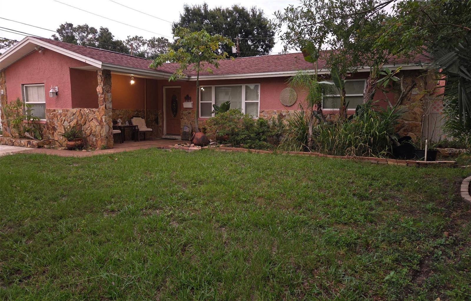 8665 MOCKINGBIRD LN, Seminole, FL 33777