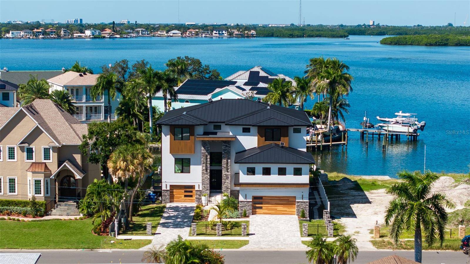 2121 BAYOU GRANDE BLVD NE, St Petersburg, FL 33703