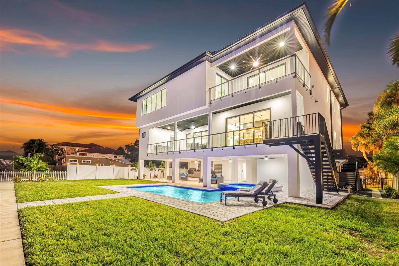2121 BAYOU GRANDE BLVD NE, St Petersburg, FL 33703