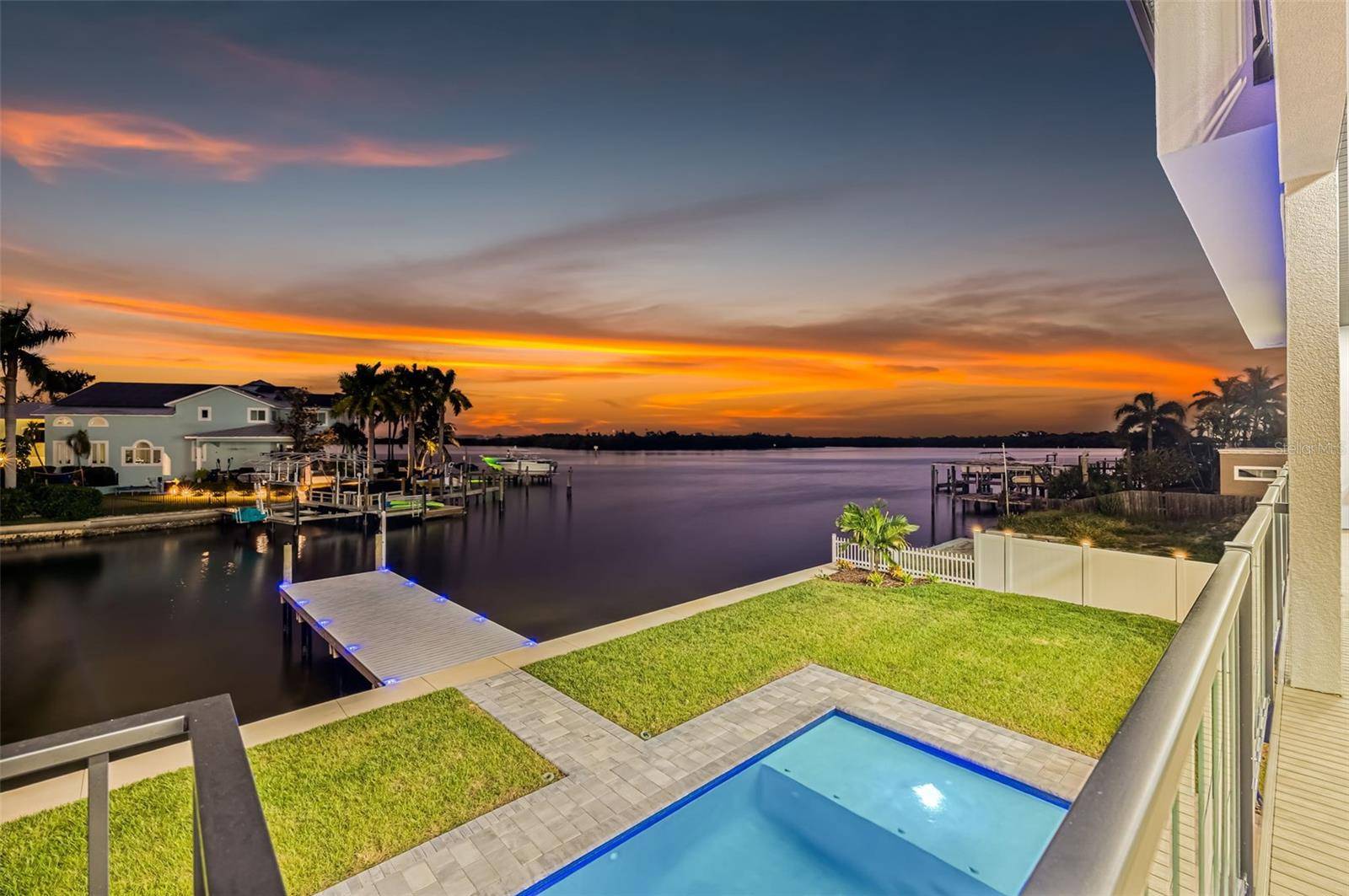 2121 BAYOU GRANDE BLVD NE, St Petersburg, FL 33703