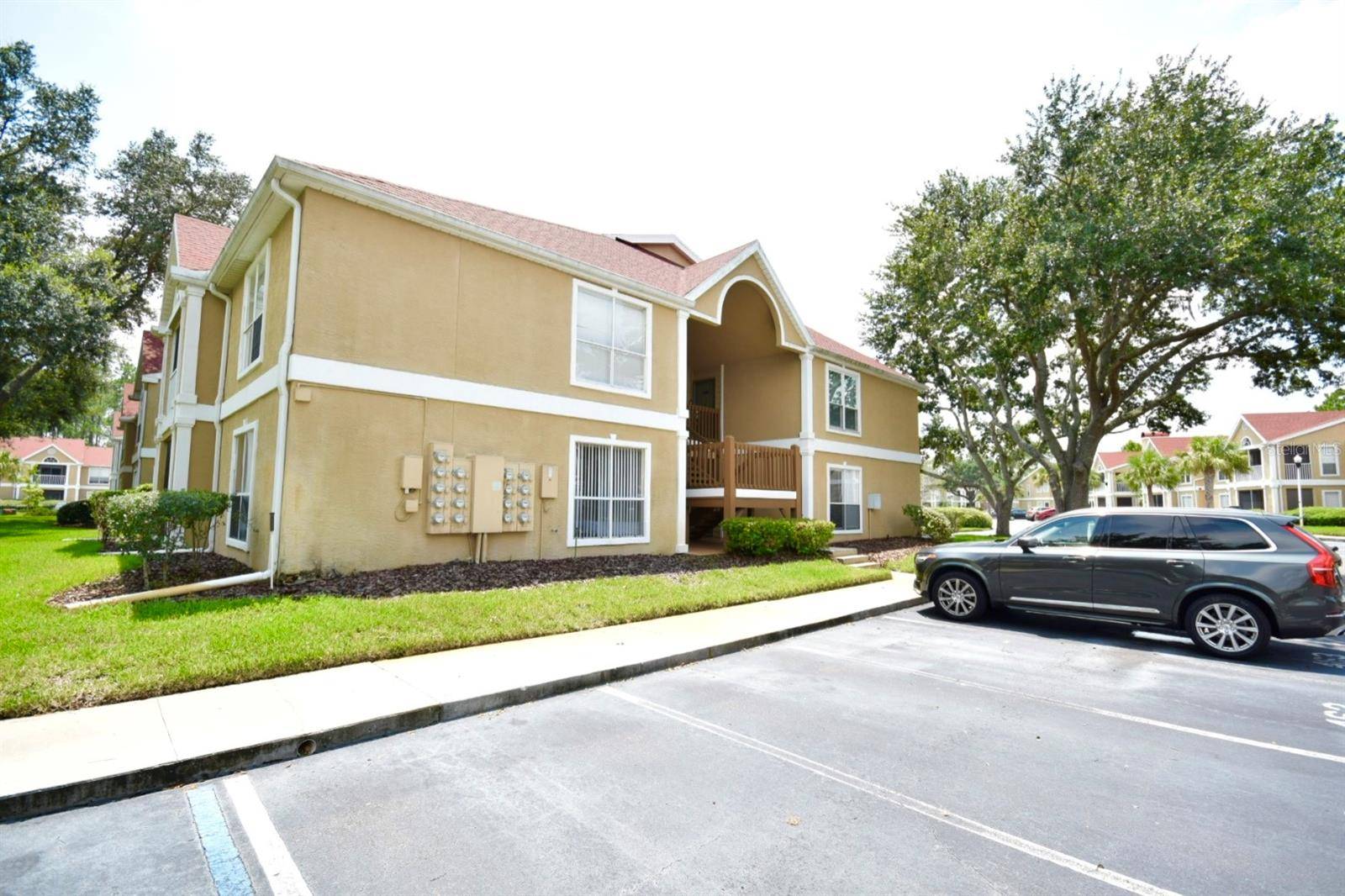 9481 HIGHLAND OAK DR #1402, Tampa, FL 33647