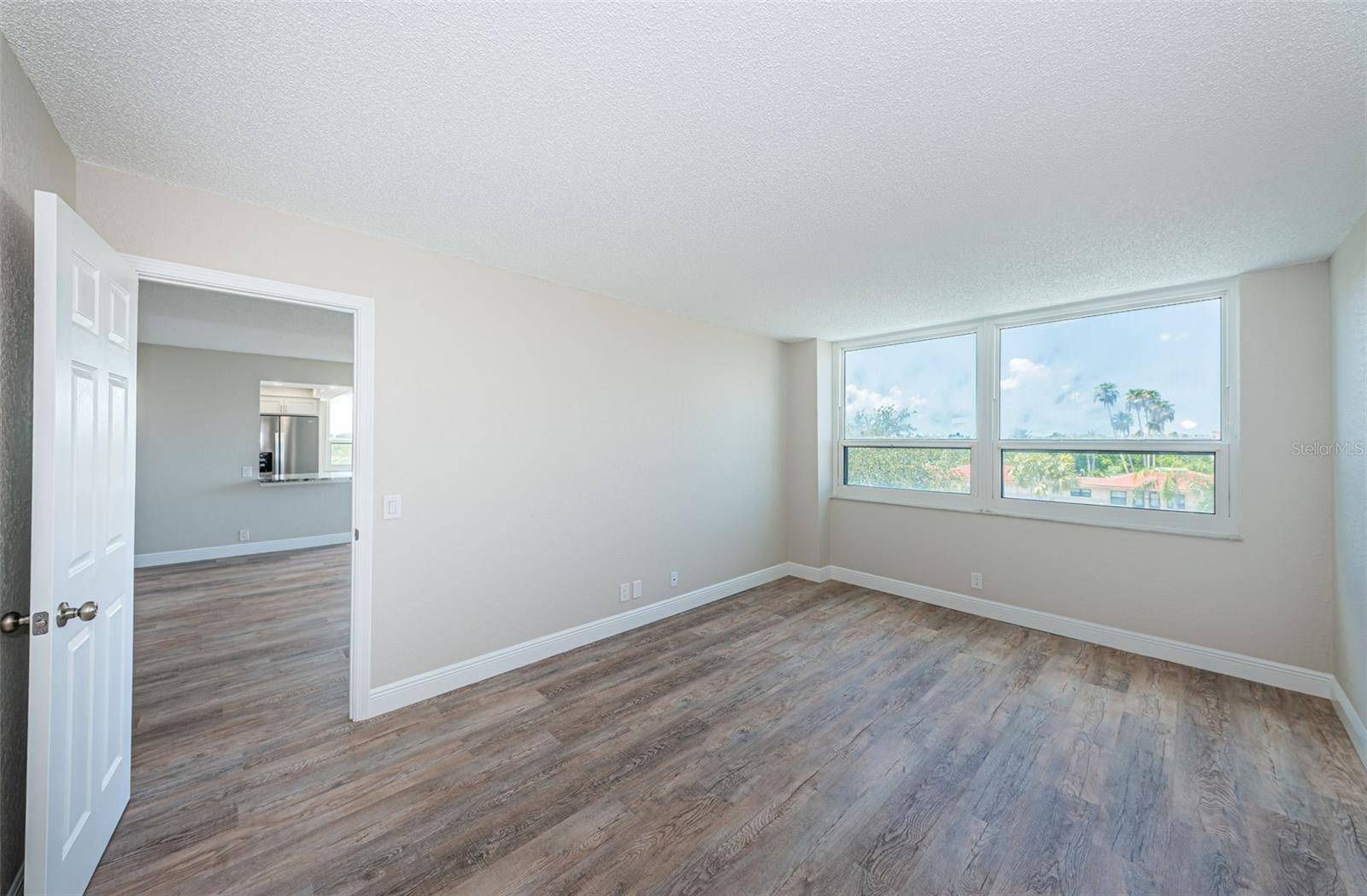 6177 SUN BLVD #404, St Petersburg, FL 33715