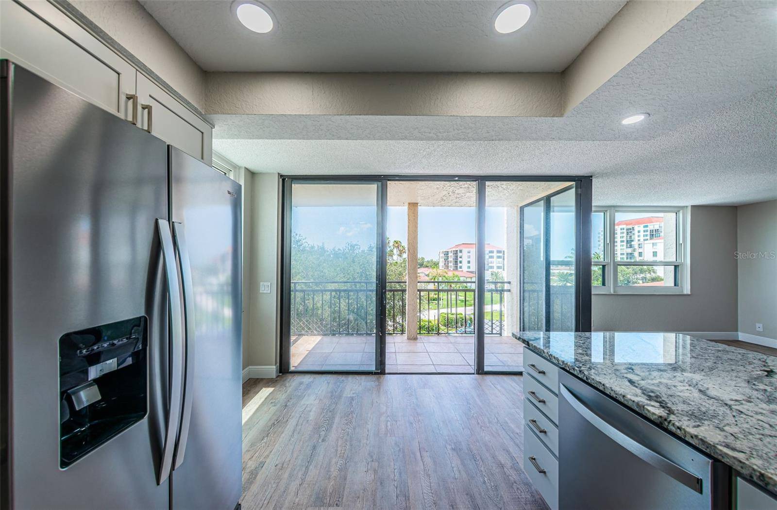 6177 SUN BLVD #404, St Petersburg, FL 33715