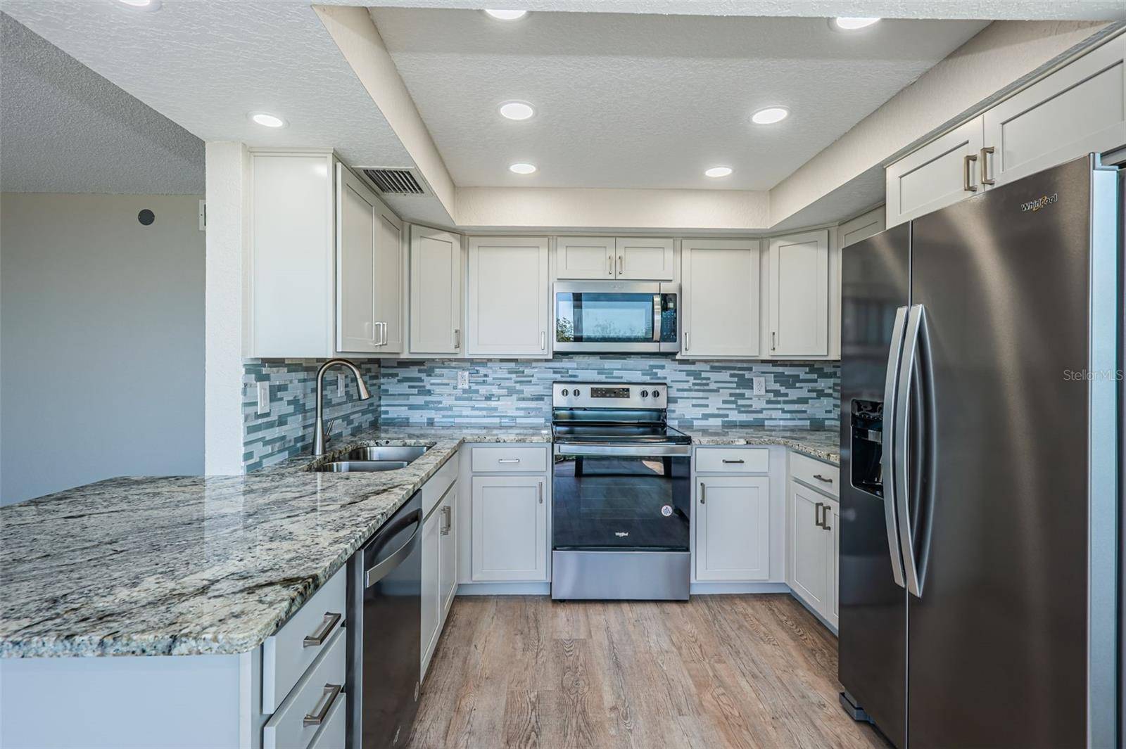 6177 SUN BLVD #404, St Petersburg, FL 33715