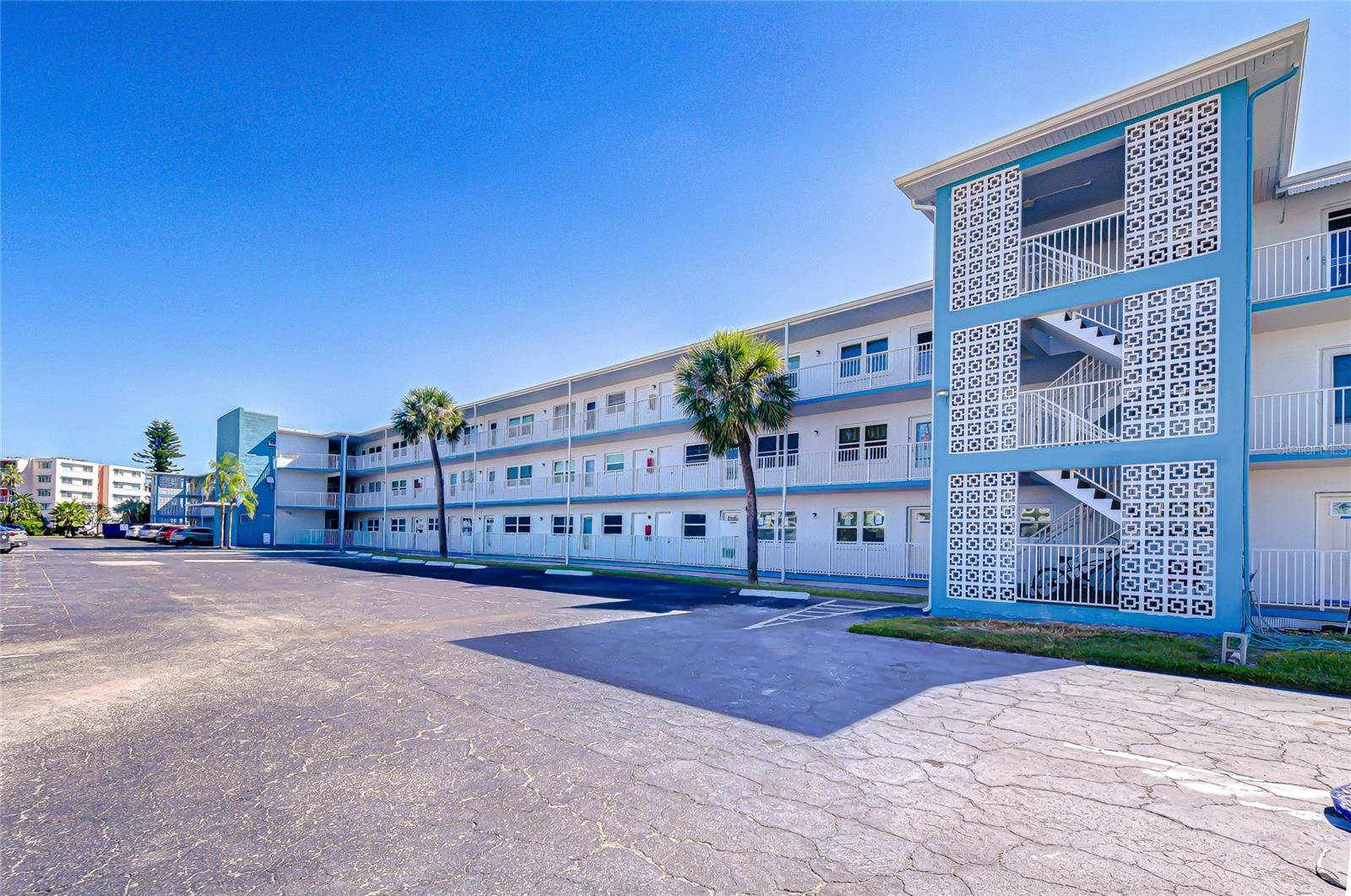 1893 SHORE DR S #206, South Pasadena, FL 33707