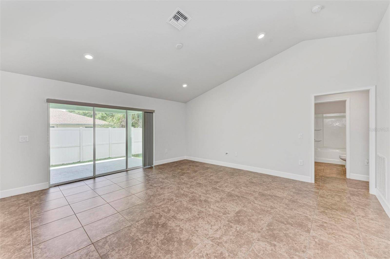 105 DARTMOUTH RD, Venice, FL 34293
