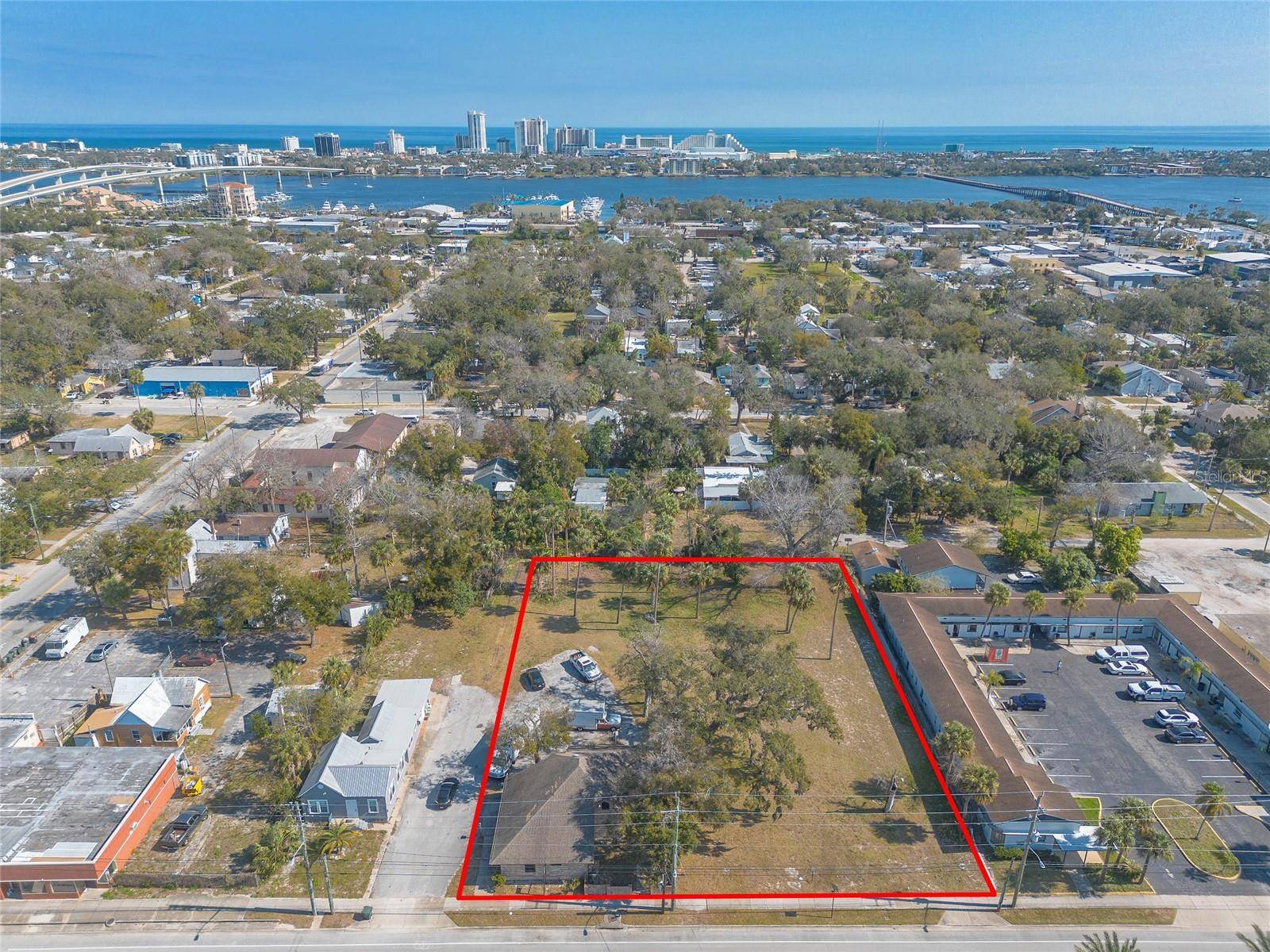 631 N RIDGEWOOD AVE, Daytona Beach, FL 32114