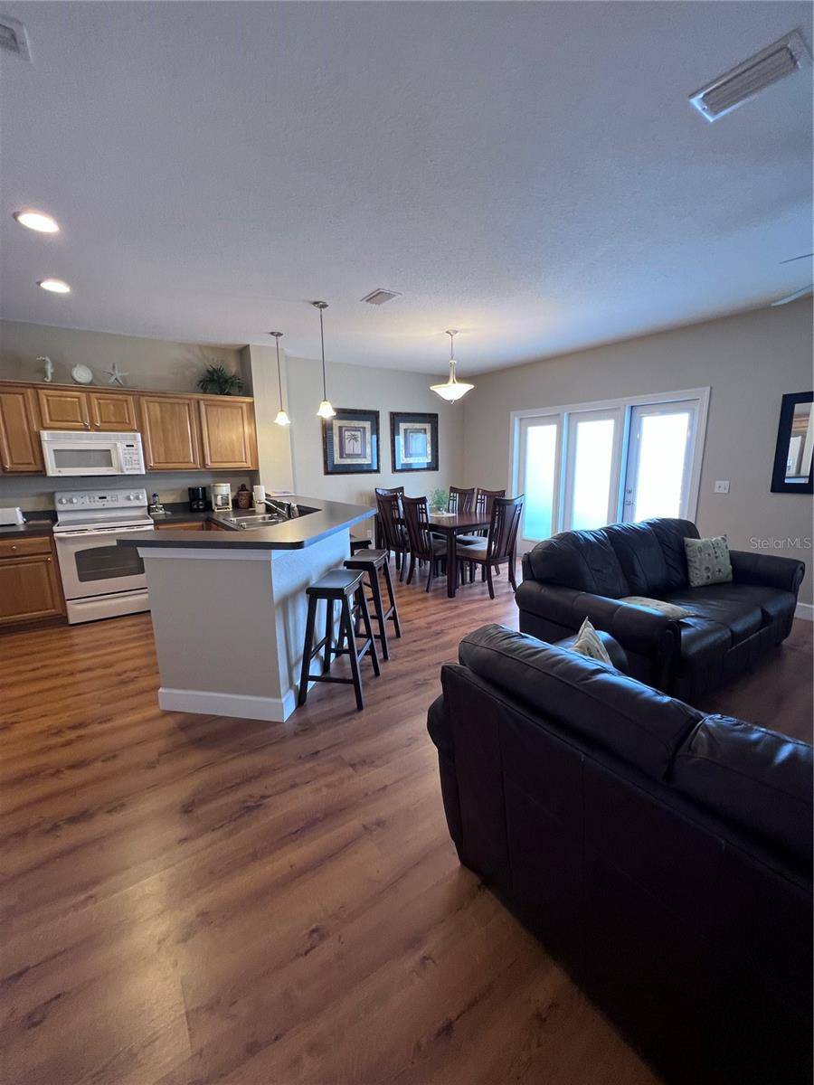 221 3RD AVE E #F-102, Horseshoe Beach, FL 32648