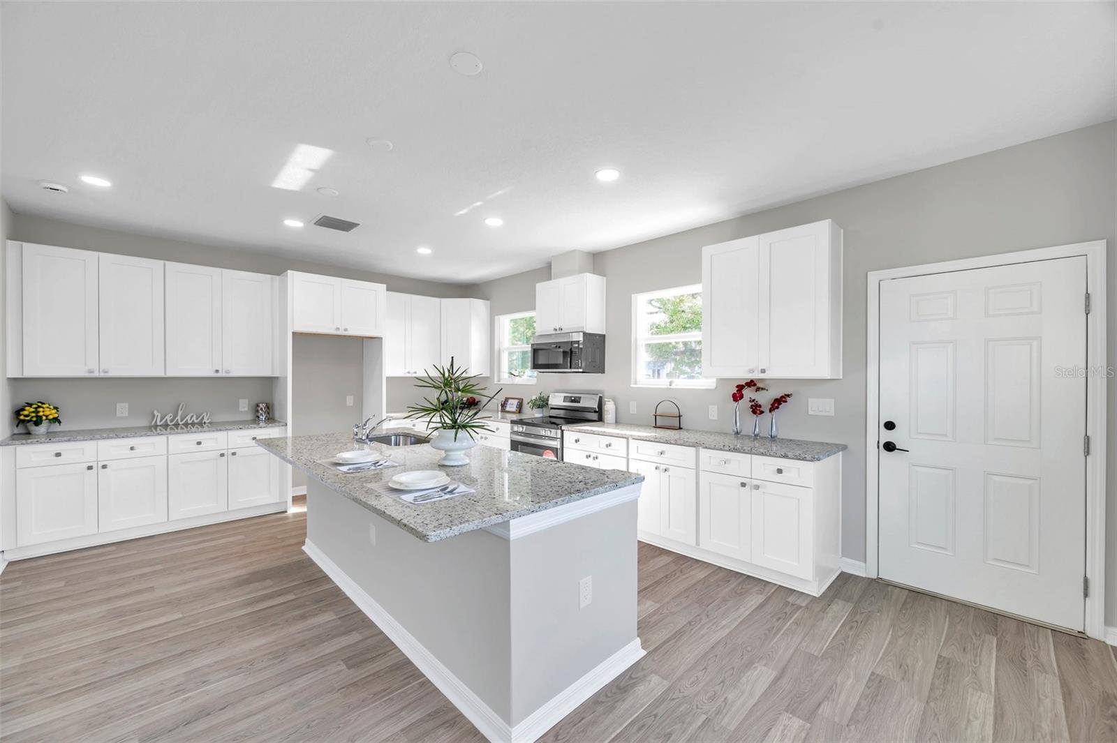 5742 MEADOWLANE ST, New Port Richey, FL 34652