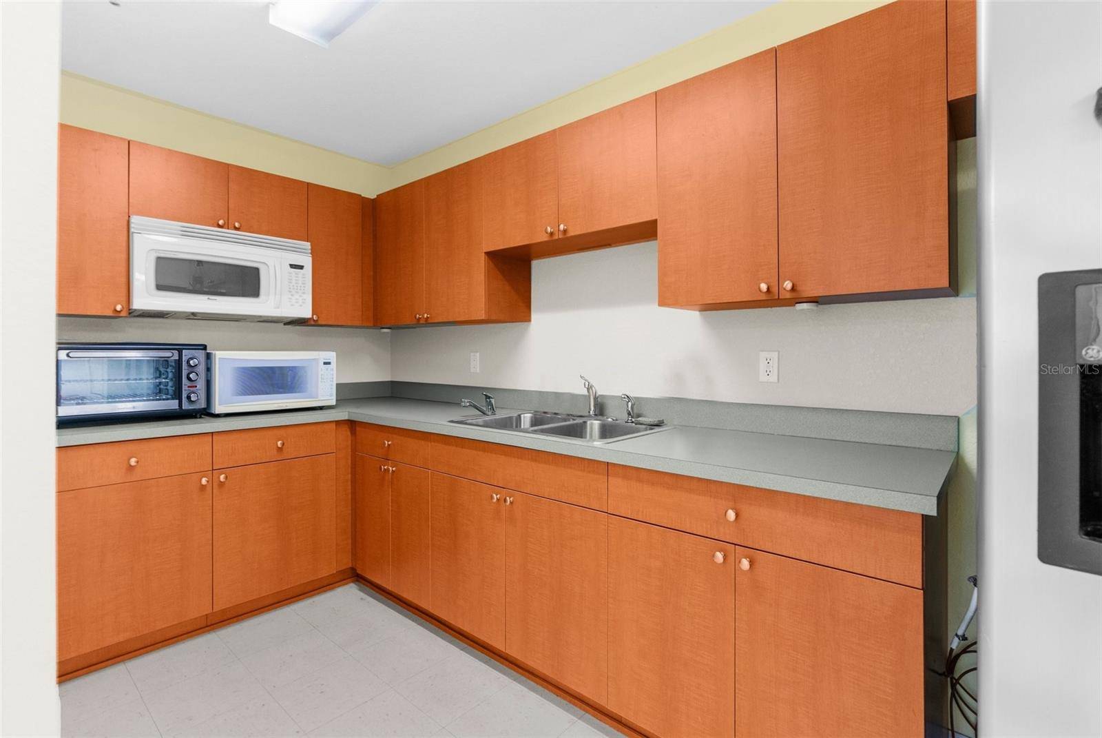 7044 COMMERCIAL WAY, Weeki Wachee, FL 34613