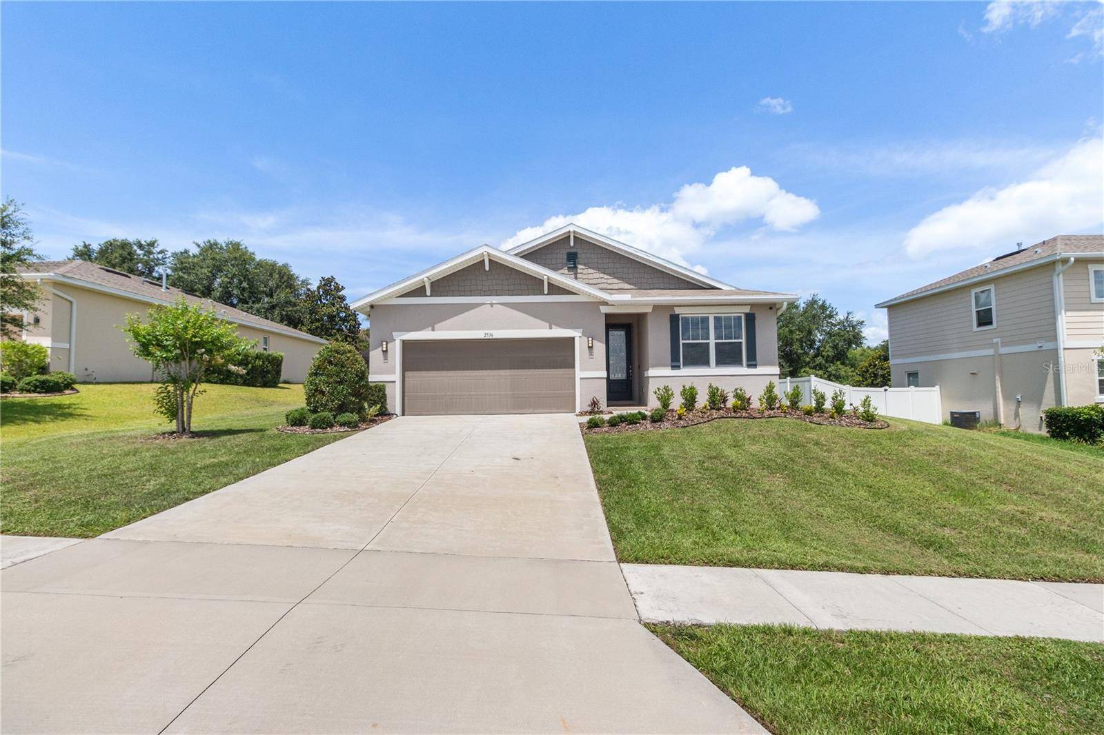 2536 AUTUMN STREAM DR, Leesburg, FL 34748
