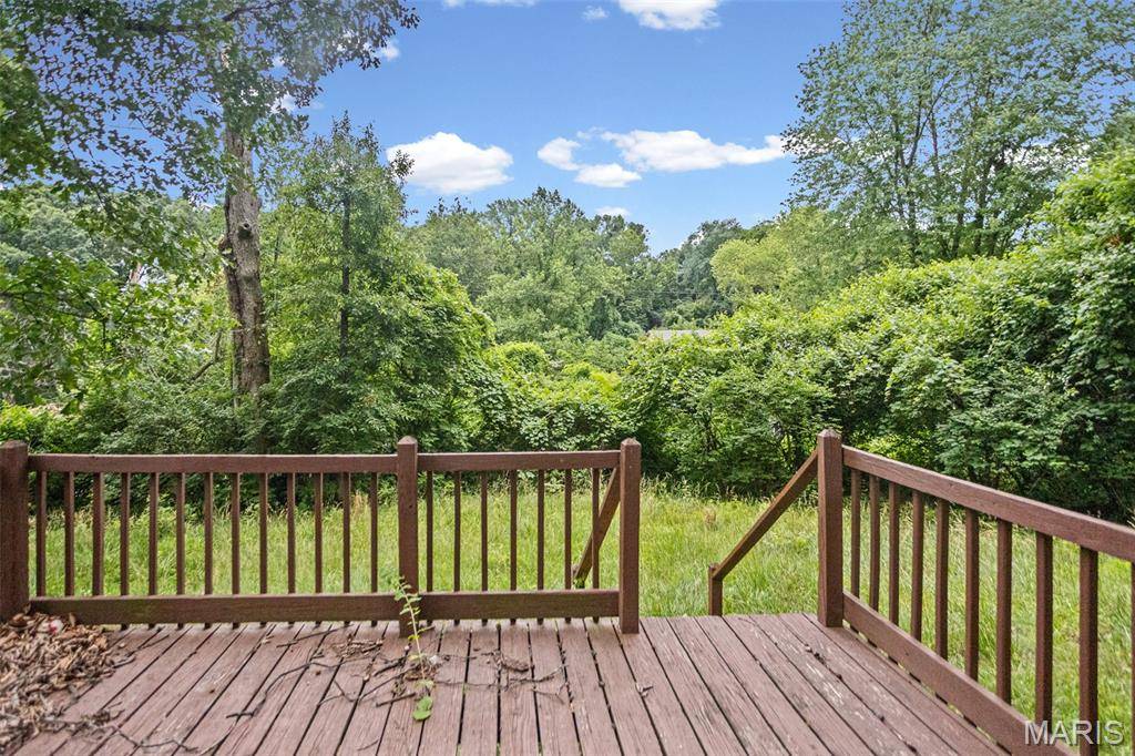 12 Johnson PL, Belleville, IL 62223