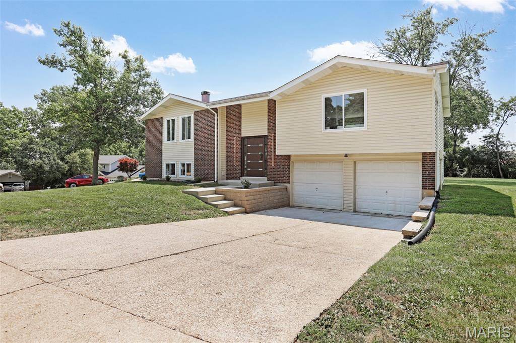 1218 Wood Station PL, Manchester, MO 63021