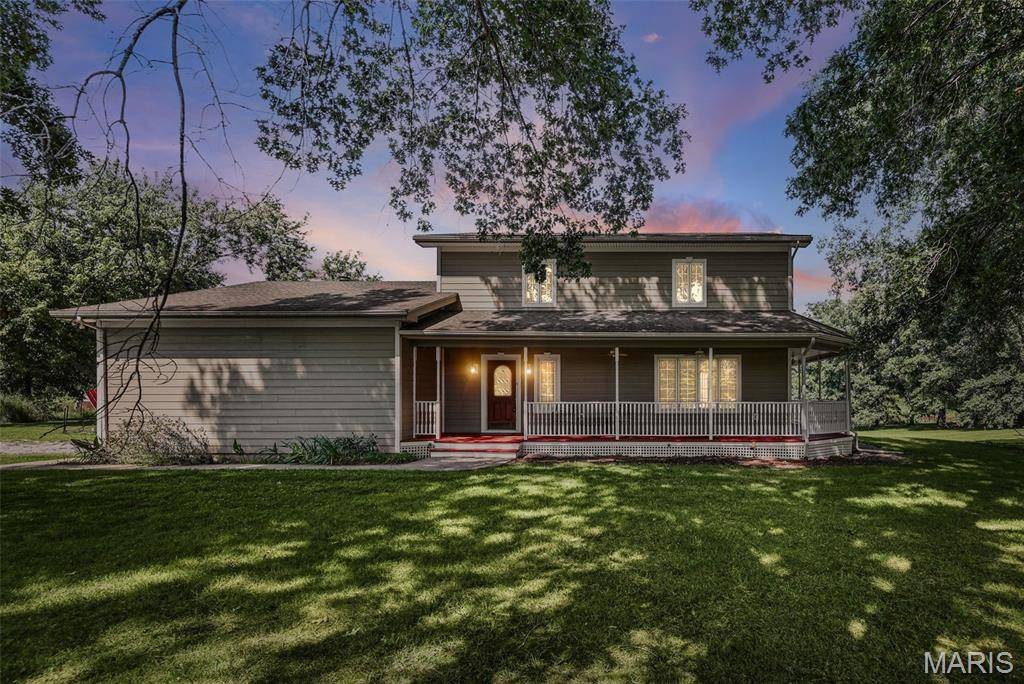 14 Algonquin DR, Millstadt, IL 62260