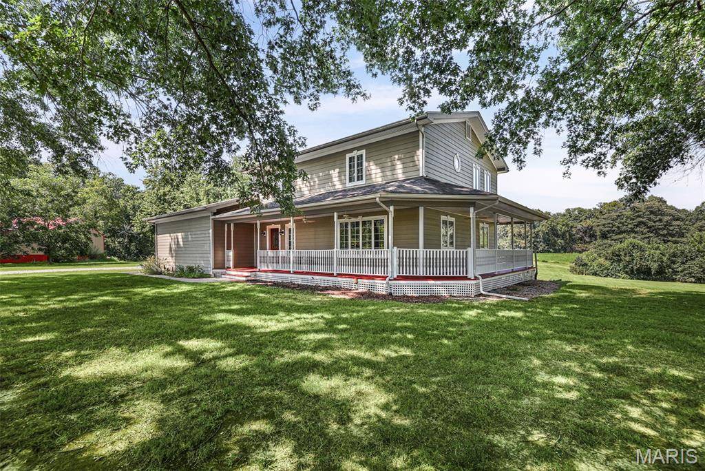 14 Algonquin DR, Millstadt, IL 62260