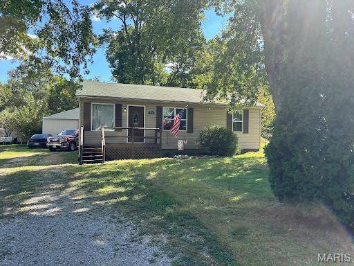 512 Belvedere DR, Belleville, IL 62223