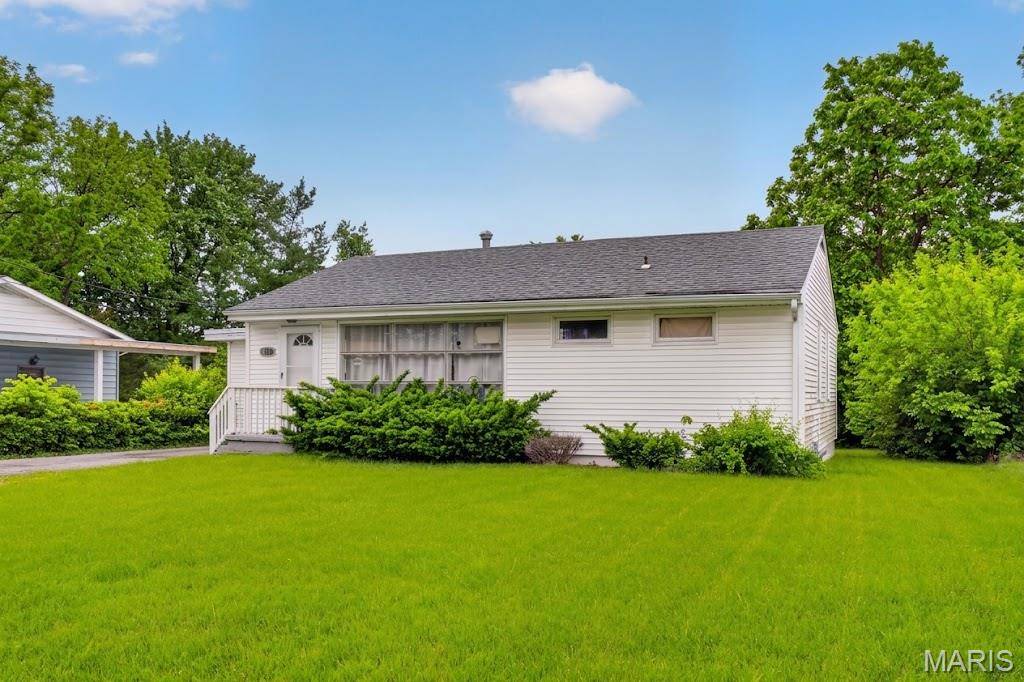 109 Cascade DR, Belleville, IL 62223