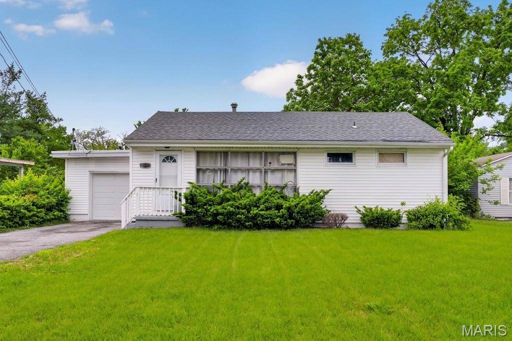 109 Cascade DR, Belleville, IL 62223