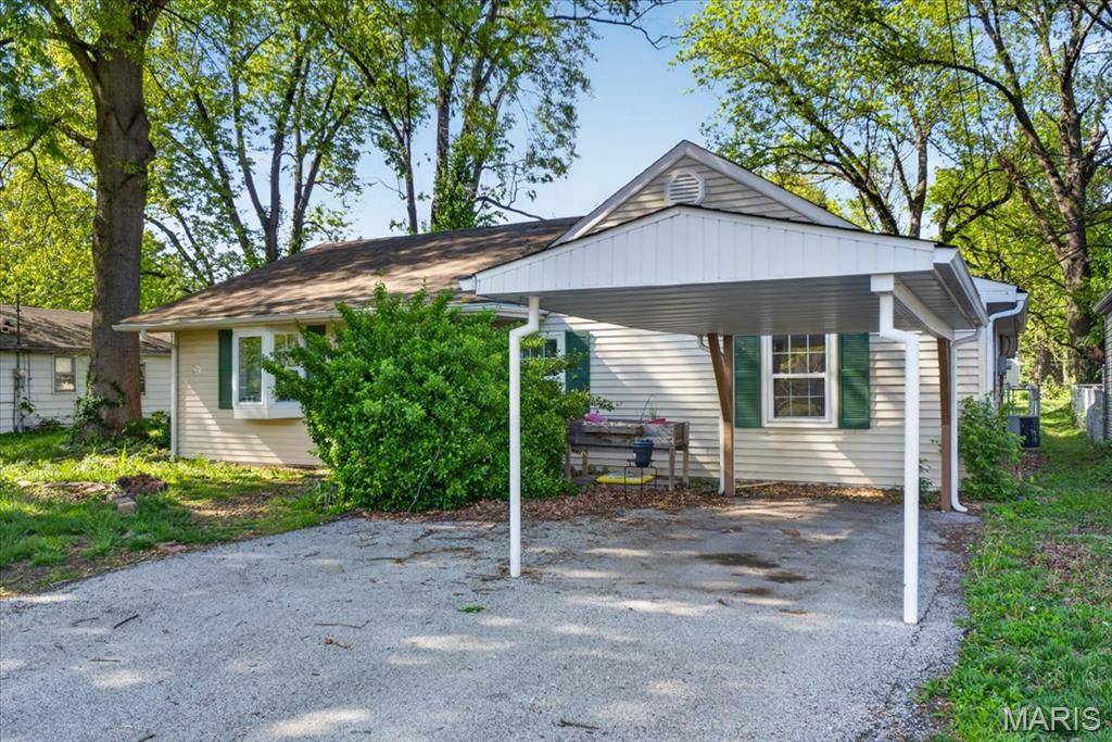 119 S 37th ST, Belleville, IL 62226