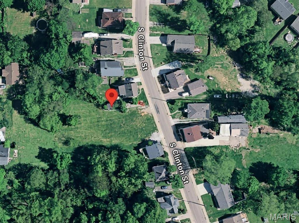423 S Clinton ST, Collinsville, IL 62234