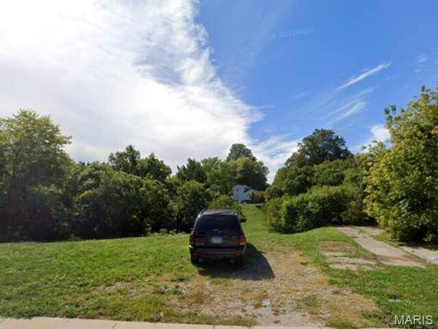 423 S Clinton ST, Collinsville, IL 62234
