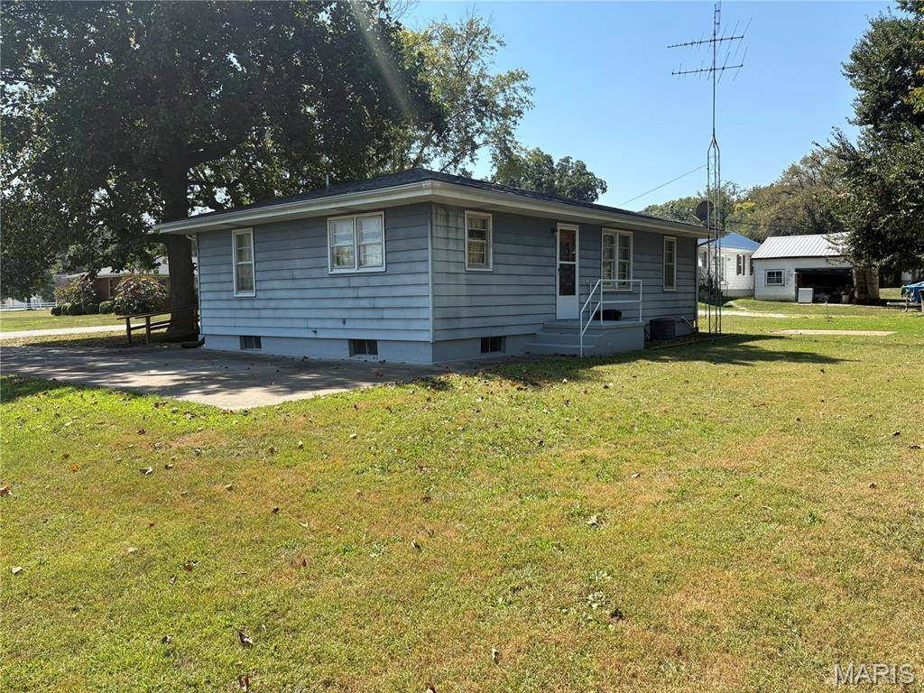 208 Mary ST, Hardin, IL 62047