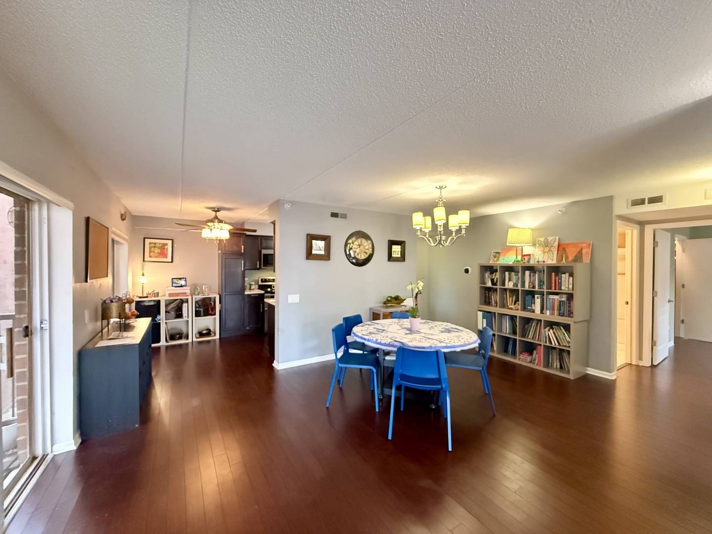 811 Chicago AVE #308, Evanston, IL 60202