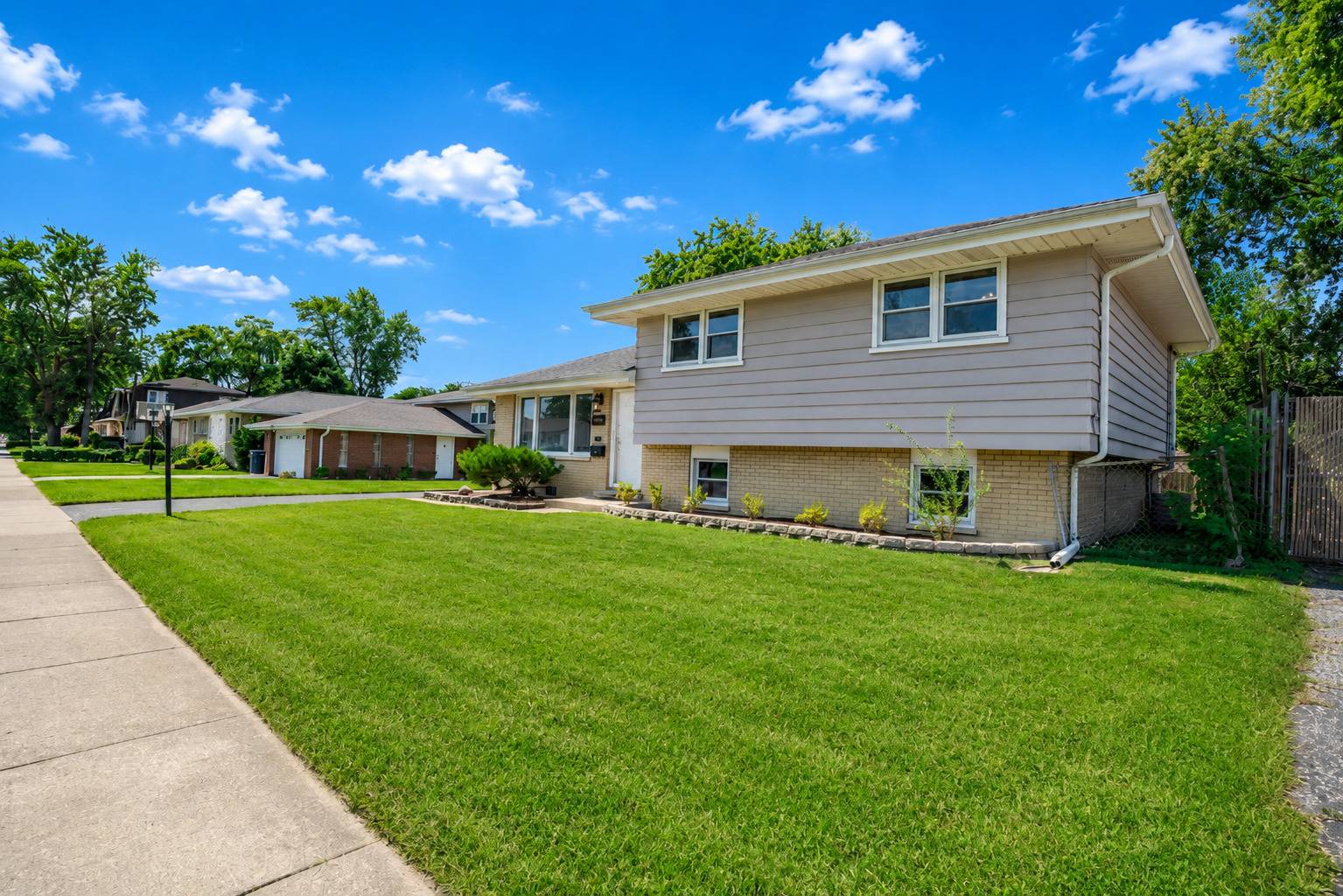 10808 S Rutherford AVE, Worth, IL 60482