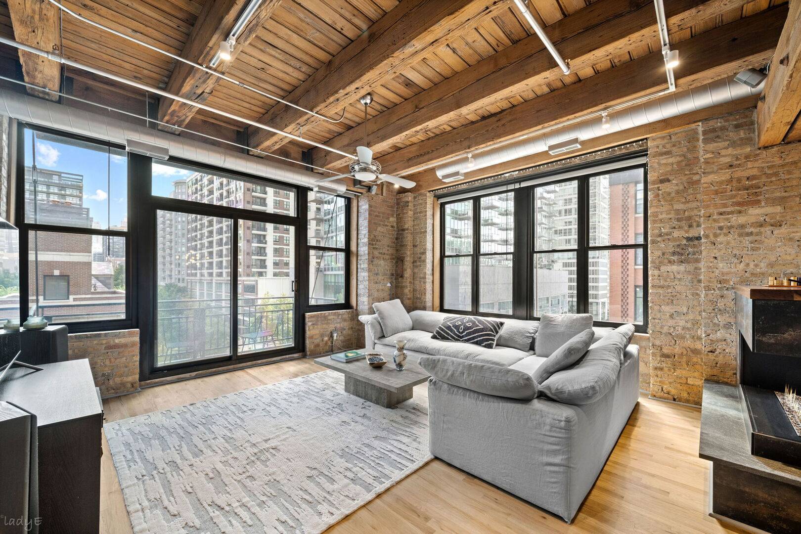 520 W Huron ST #412, Chicago, IL 60654