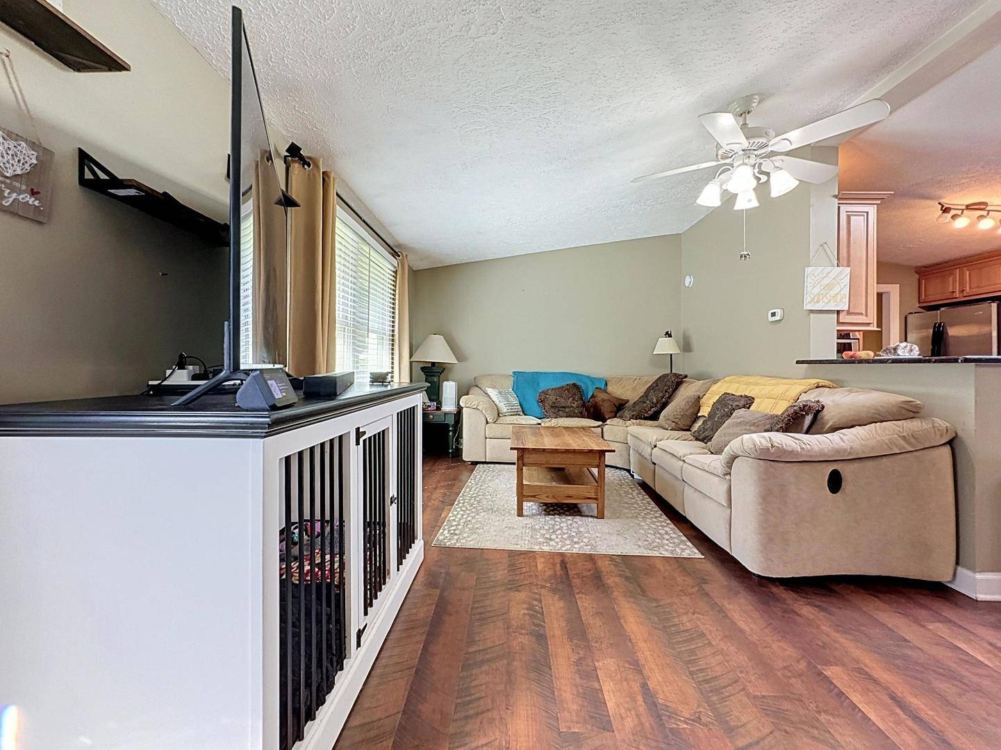 1810 Louise ST, Crystal Lake, IL 60014