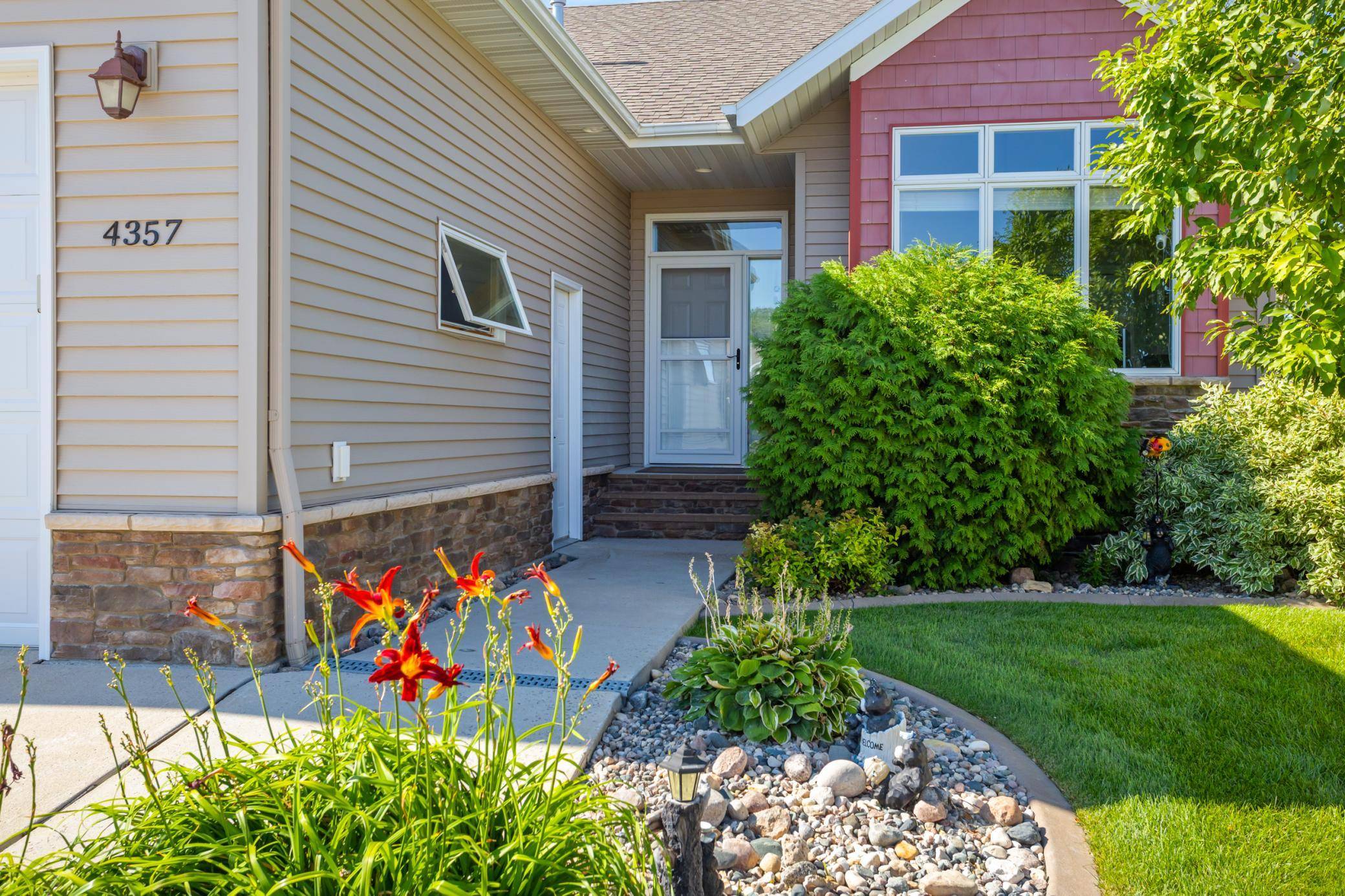 4357 Coventry DR S, Fargo, ND 58104