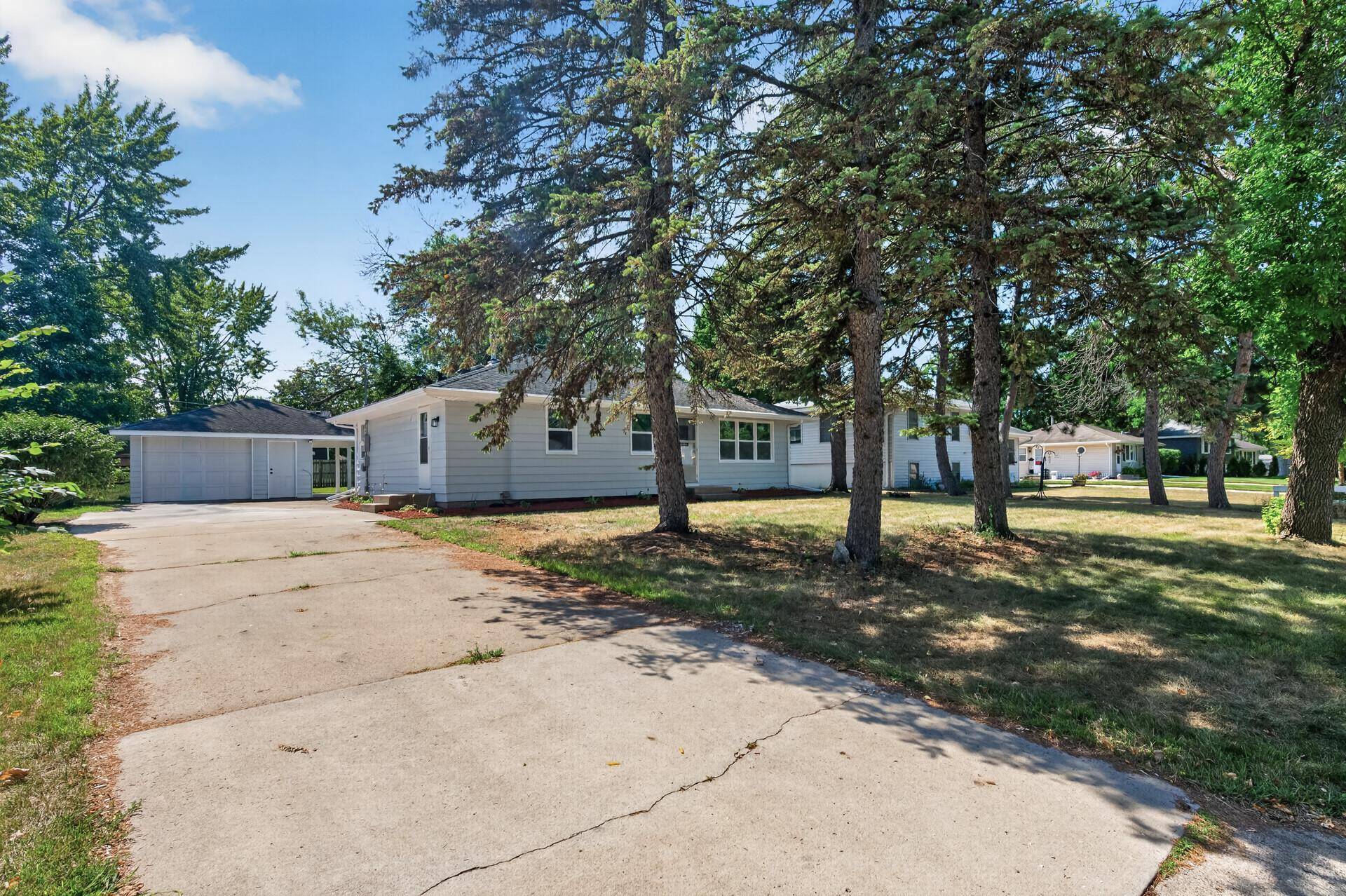 2940 115th AVE NW, Coon Rapids, MN 55433