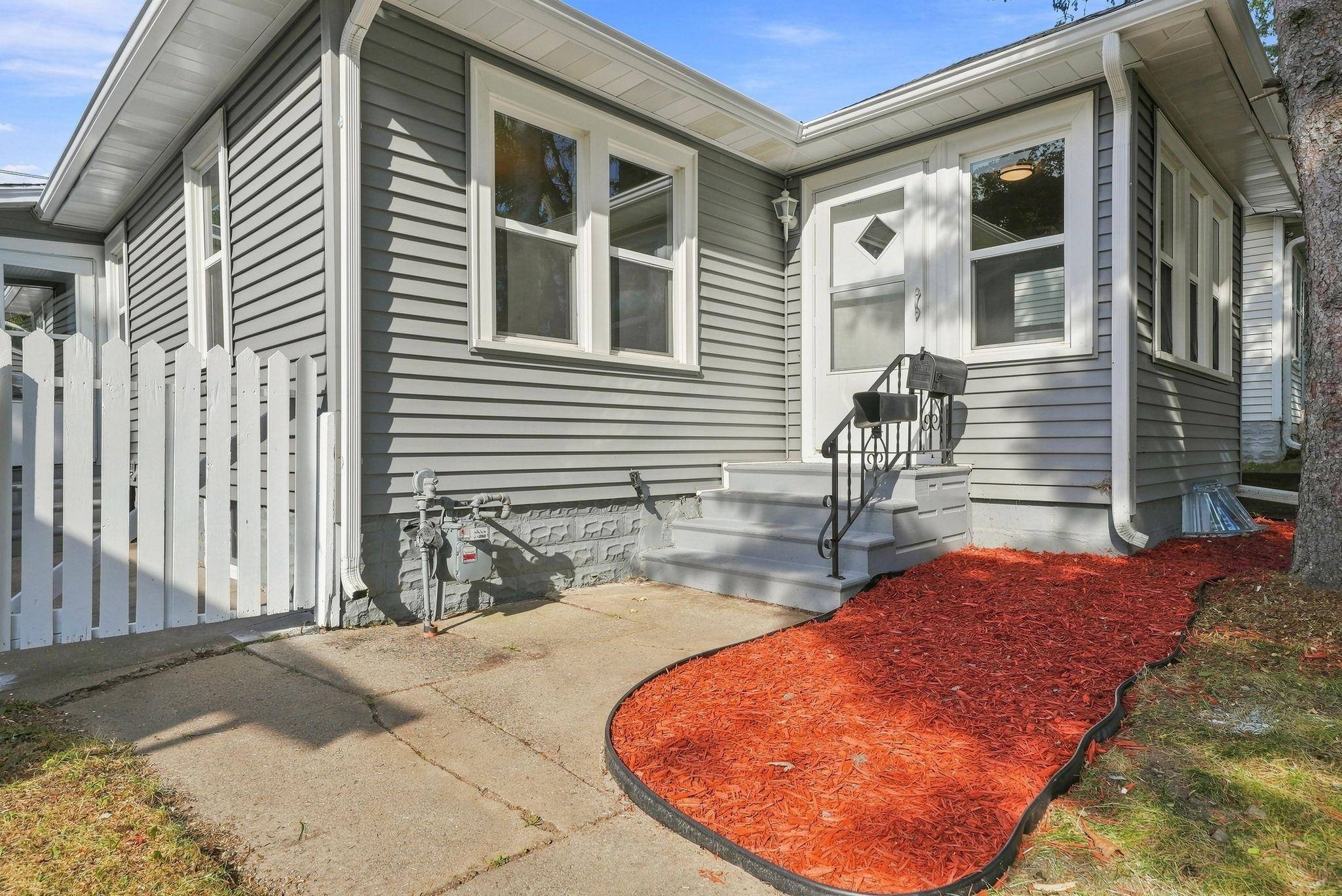 2211 Minnehaha AVE E, Saint Paul, MN 55119